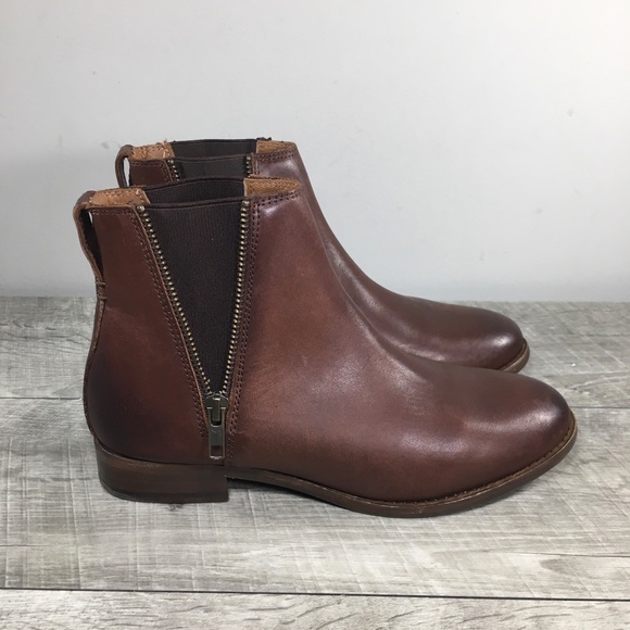 Frye Womens 71364 Carly Zip Chelsea Brown Leather Ankle Bootie